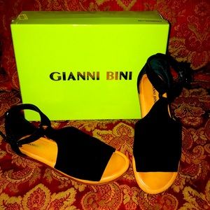 Gianni Bini size 7.5 sandals